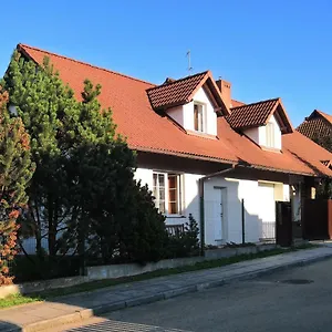 Elzbieta Krakau